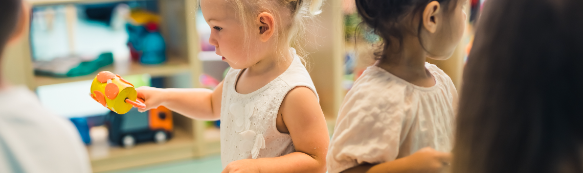 5ª Turma/TST: shopping não é obrigado a oferecer creche aos filhos das empregadas dos lojistas