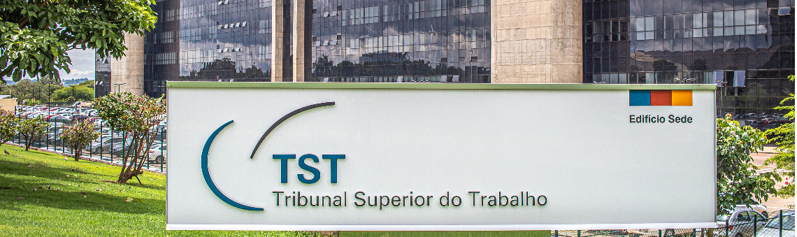 5ª Turma do TST: empregado que recusa reintegração não tem direito a indenização substitutiva da estabilidade acidentária